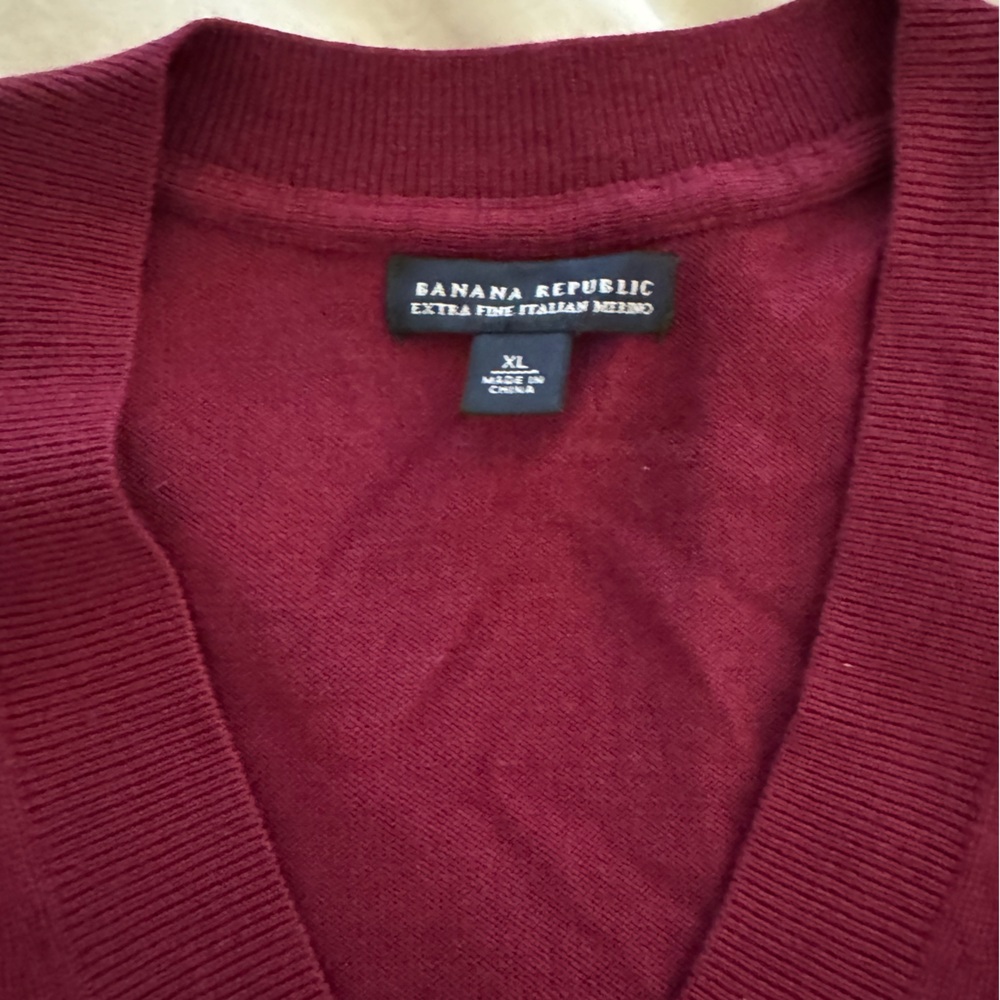 Burgundy Banana Republic Short Sleeve Merino V-Neck Sweater - XL - Picture 3 of 7